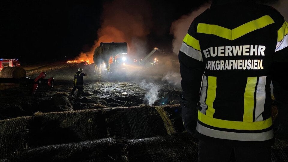 Feuer Gänserndorf Strohballen