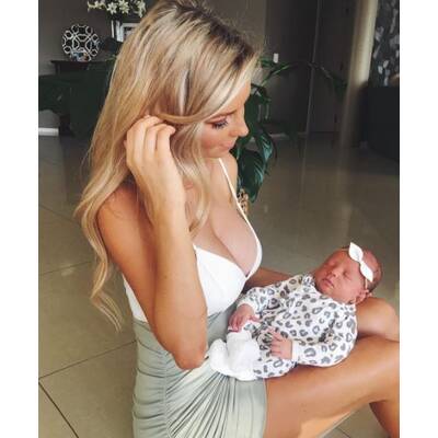 Insta-Star Hannah Polites