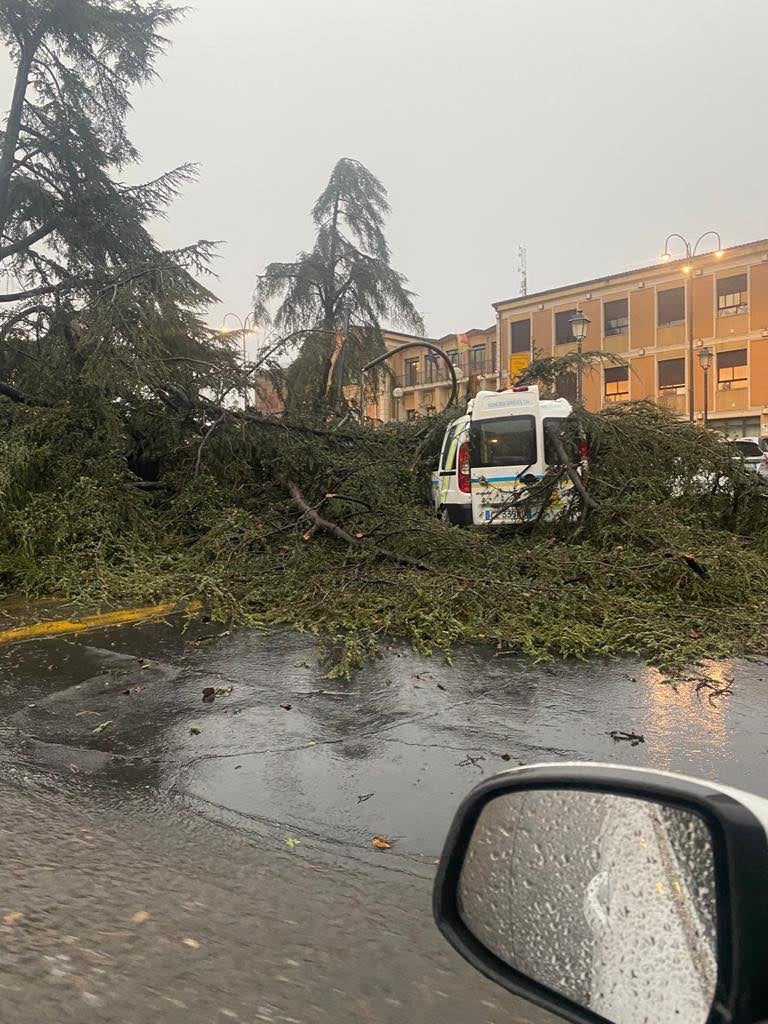 Italien: Offenbar Tornado in Catania