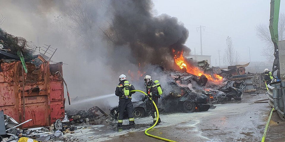 Brand auf Schrottplatz in Wien-Floridsdorf