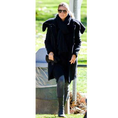 So stylish feuert Heidi ihre Kids am Fußballfeld an 