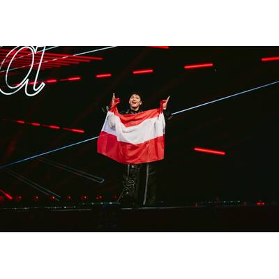 Warten aufs Voting: Nemo performt seinen neuen Song 