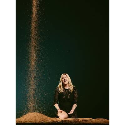 Warten aufs Voting: Nemo performt seinen neuen Song 