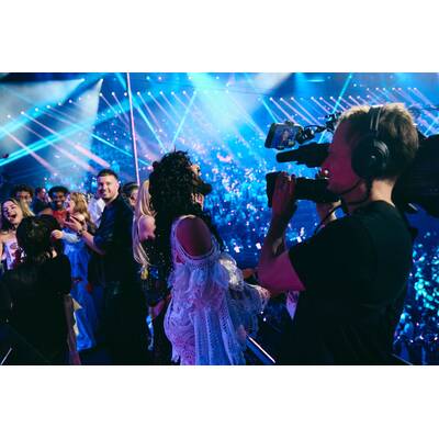 Warten aufs Voting: Nemo performt seinen neuen Song 