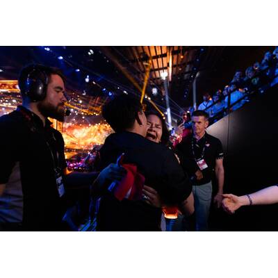 Warten aufs Voting: Nemo performt seinen neuen Song 