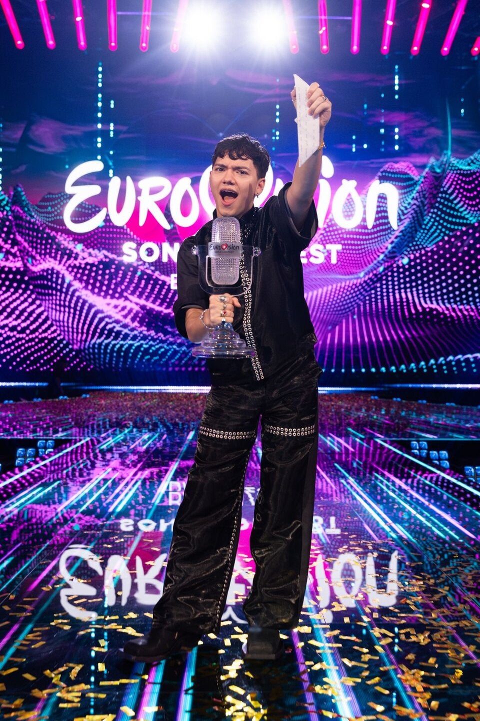 Johannes JJ Pietsch gewinnt den Song Contest