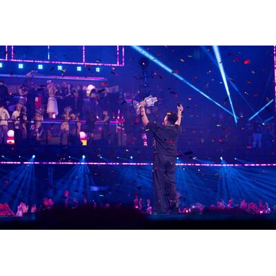 Warten aufs Voting: Nemo performt seinen neuen Song 