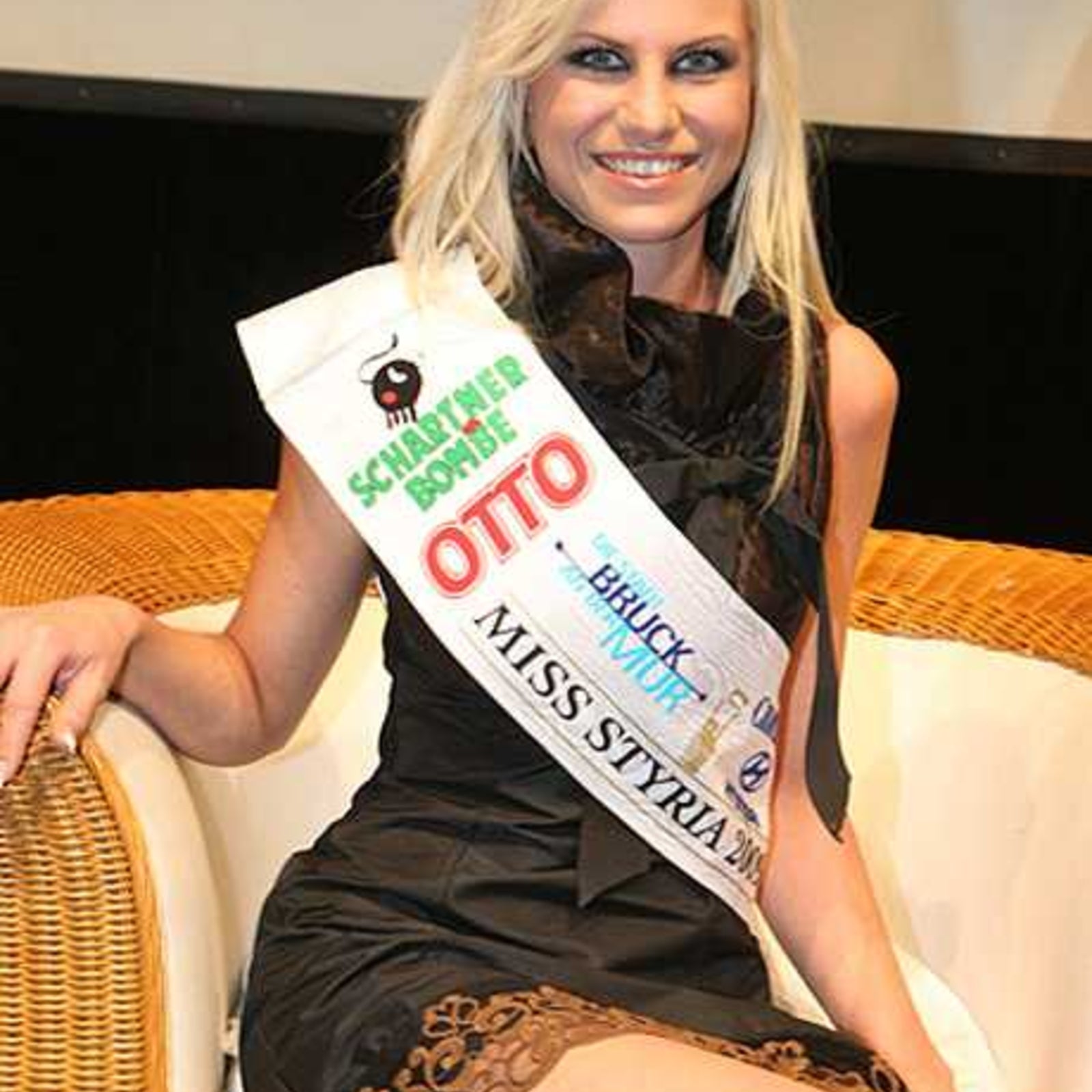 Zoo porno tomosha Uyda yosh porno