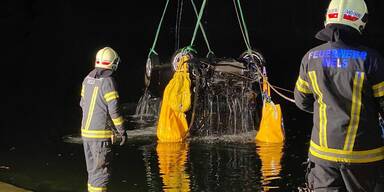 Auto st&uuml;rzte in Lambach in die Traun: Jugendlicher tot