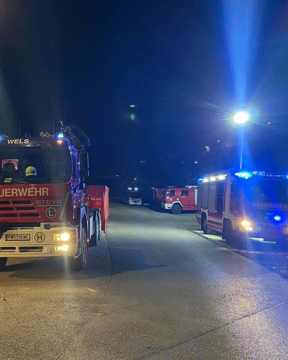 Auto stürzte in Lambach in die Traun: Jugendlicher tot