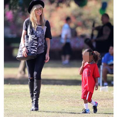 Heidi Klum mit ihren Kids und Martin Kristen beim Fußballspiel.