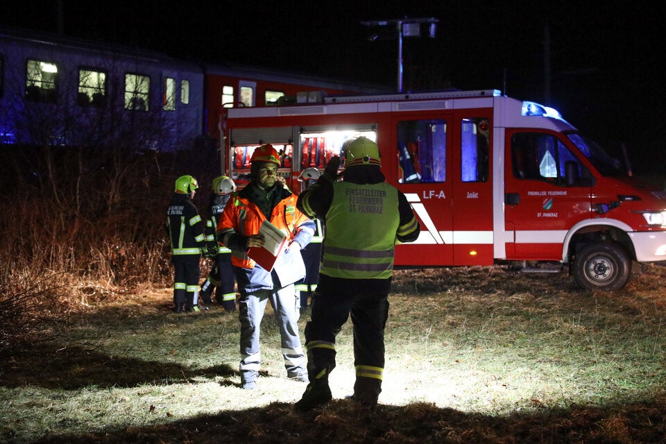 Sturmschaden auf der Strecke: Zug evakuiert