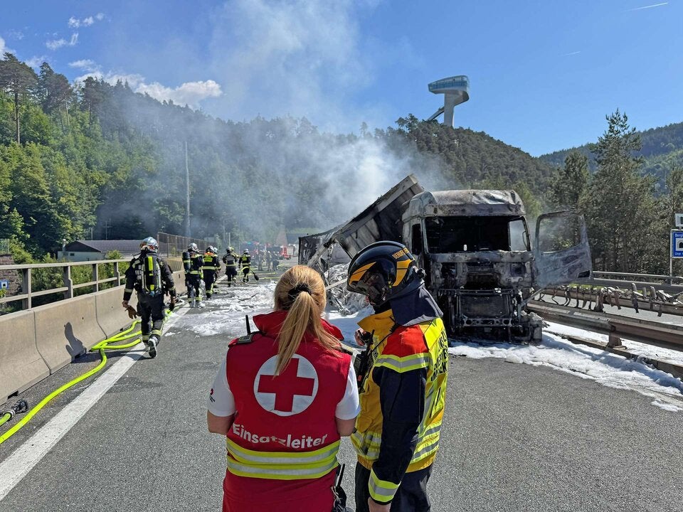 Vollbrand Lkw innsbruck