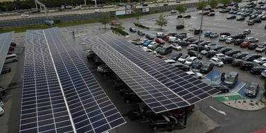 Mehr als 3.000 Parkpl&auml;tze werden mit Photovoltaik &uuml;berdacht