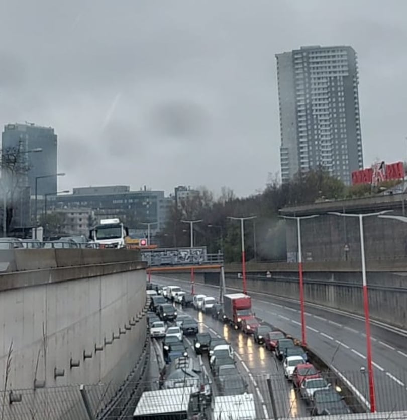 Lkw auf Tangente umgekippt – Helikopter-Einsatz