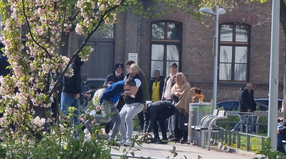 Video zeigt brutale Massenschlägerei in Wien