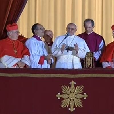 Weißer Rauch über Vatikan