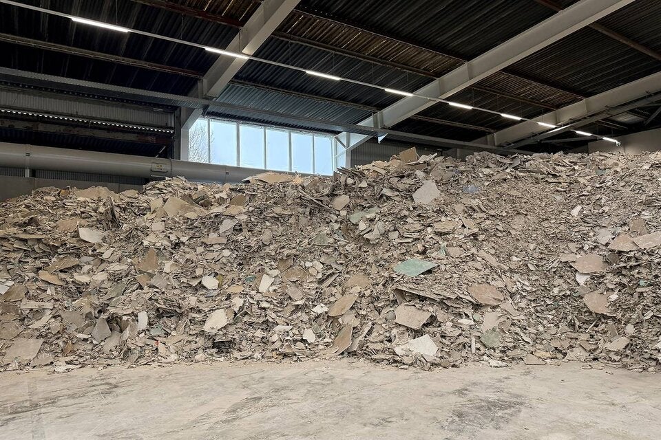 Gips mit Grips: erstes Gipsrecyclingwerk eröffnet