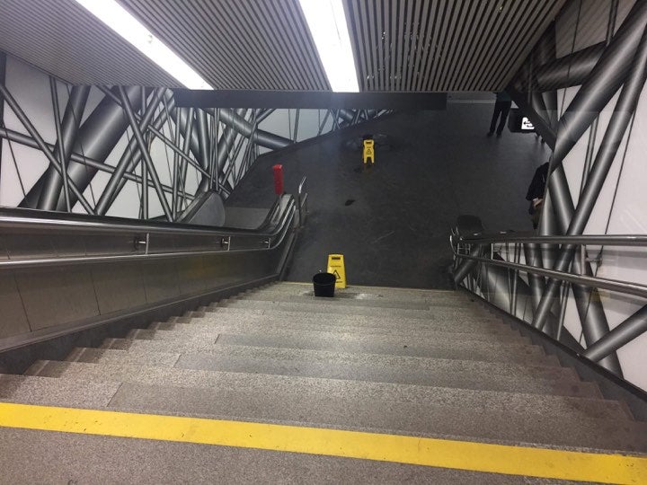 Ekel-Nass: In U-Bahn-Station tropft es