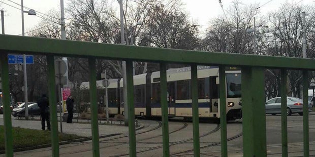 Badner Bahn in Wien entgleist