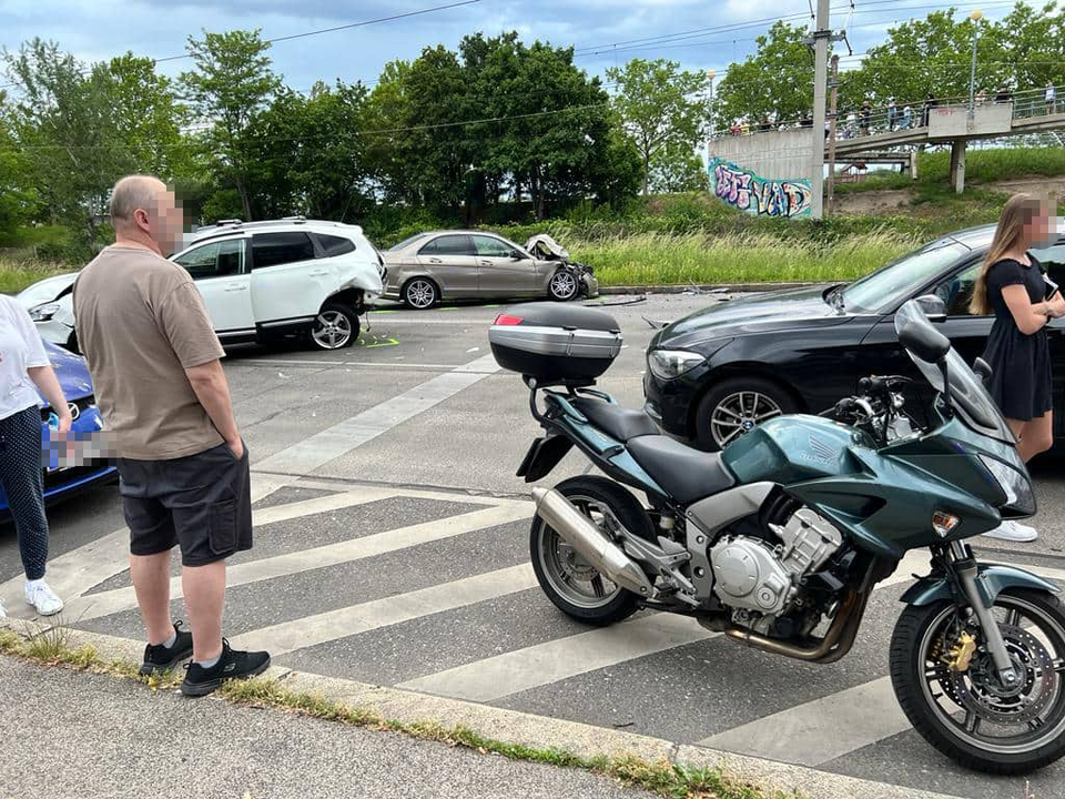 Sechs Verletzte bei Unfall durch Alkolenker in Wien