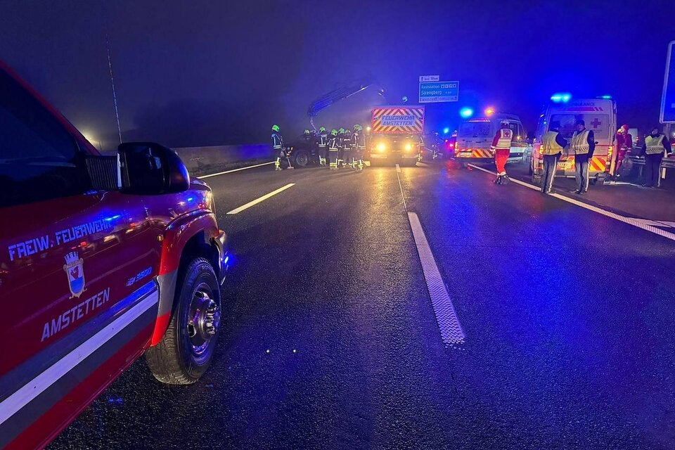Lenker (71) drehte auf A1-Ausfahrt um und baute Crash