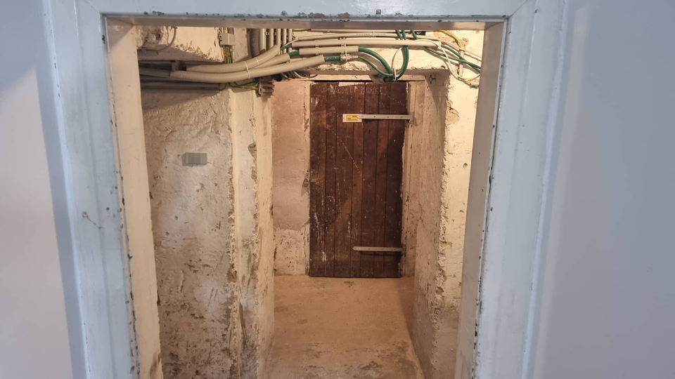 Mord-Alarm um 20-Jährige: Verdächtiger versteckte sich im Keller