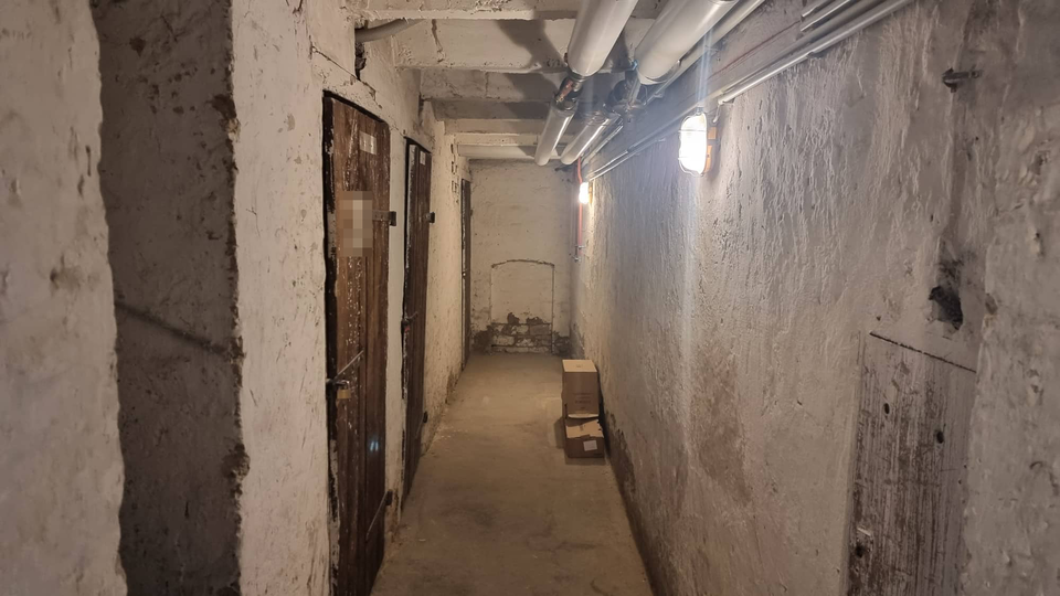 Mord-Alarm um 20-Jährige: Verdächtiger versteckte sich im Keller