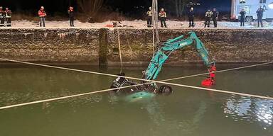 52-J&auml;hriger versank mit Bagger in Donau