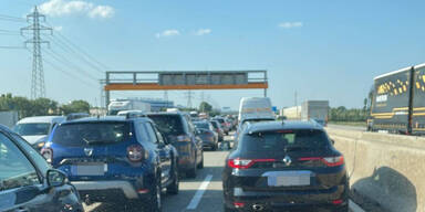 Stau-Chaos in Wien: Kaiserm&uuml;hlen-Tunnel gesperrt