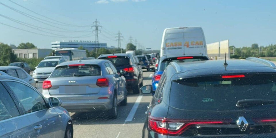 Stau-Chaos in Wien: Kaisermühlen-Tunnel gesperrt