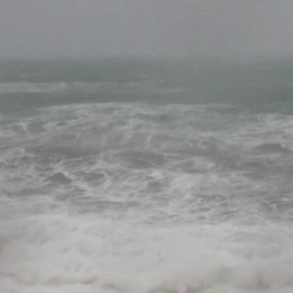 10 Meter-Monsterwellen im Mittelmeer: Sturm 