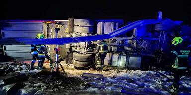 A2: Lkw durchbrach Leitplanke