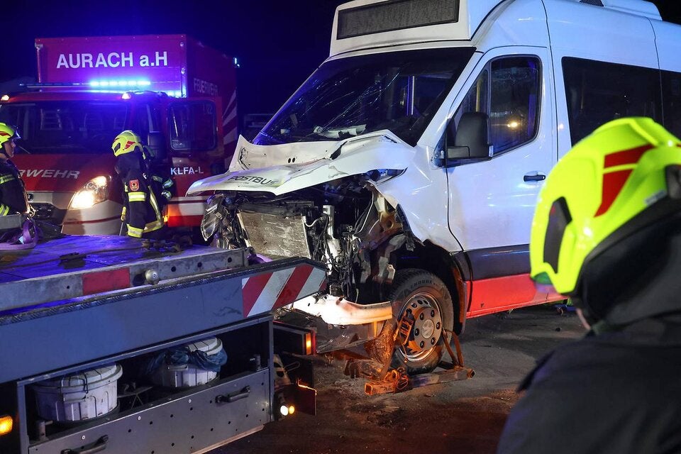 Unfall Linienbus mit LKw
