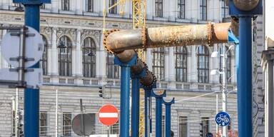 U-Bahn-Tunnel sind dicht: Riesige Rohrleitung wird abgebaut