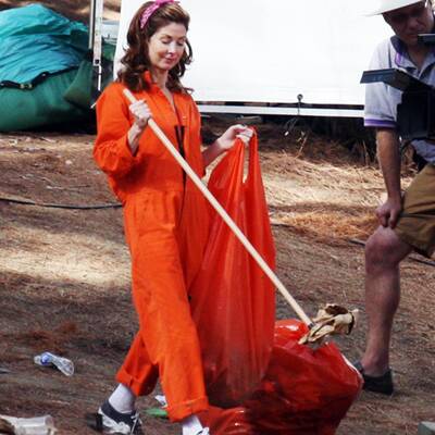 Housewife Teri Hatcher sammelt Mist ein