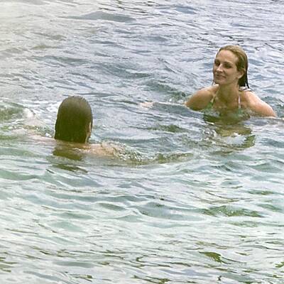 Julia Roberts planscht mit Javier Bardem