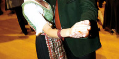 Pröll feiert 39. Hochzeitstag am Ball