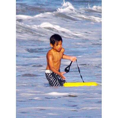 Brad Pitt, Maddox & Pax in Malibu