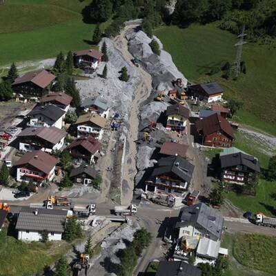 Murenabgänge und Waldbrand in Österreich