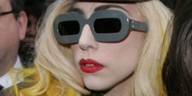 Gaga zeigt ihre bizarre Mode