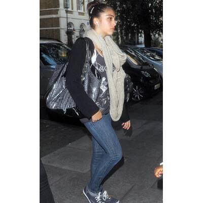 Lourdes Fashion-Styles