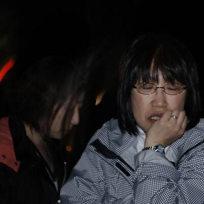 Japaner flüchten vor dem Beben ins Freie