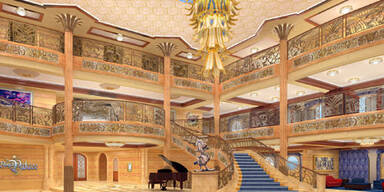 Erstes Schiff mit Wildwasserbahn