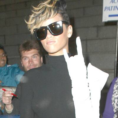 Rihanna zeigt Po und Busen
