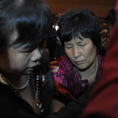 Wo sind ihre Verwandten? Die Angehörigen sind verzweifelt, Tumult bricht aus.