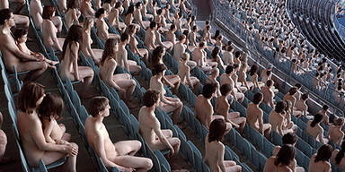 2.000 Nackte für zu Hause