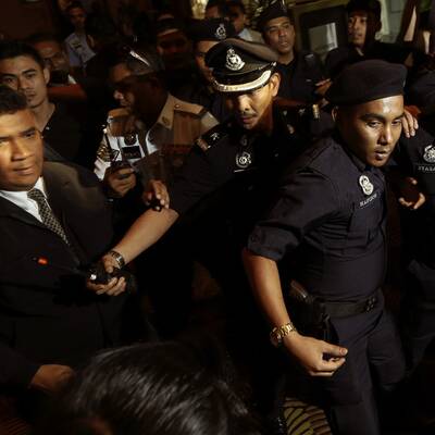 Wo sind ihre Verwandten? Die Angehörigen sind verzweifelt, Tumult bricht aus.