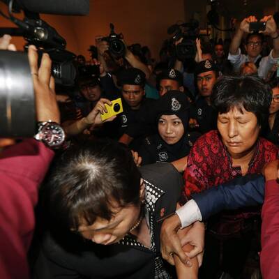 Wo sind ihre Verwandten? Die Angehörigen sind verzweifelt, Tumult bricht aus.