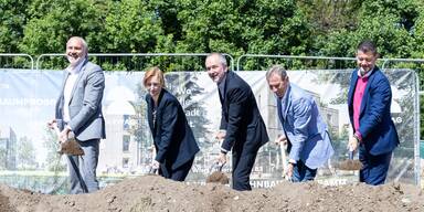Spatenstich f&uuml;r das ARWAG Projekt in WohnBAUMProgramm in 1210 Wien